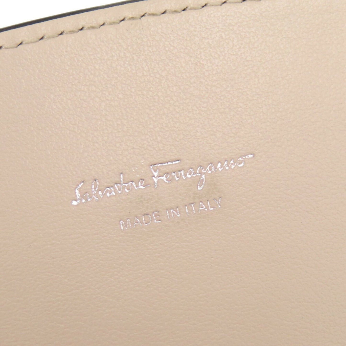 Salvatore Ferragamo - Gancini wallet