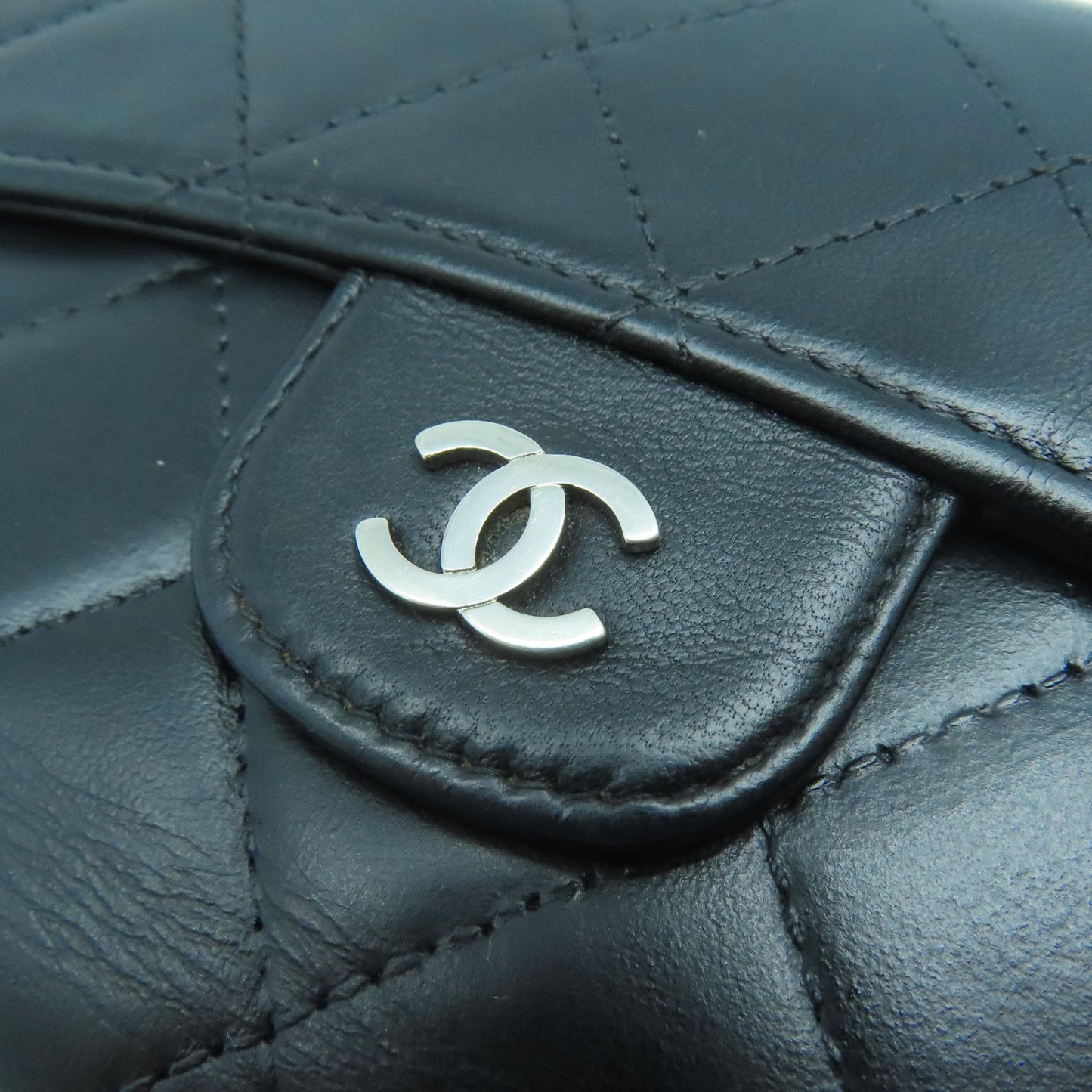 Chanel - Quilted CC SHW Round Black Lambskin Long Wallet