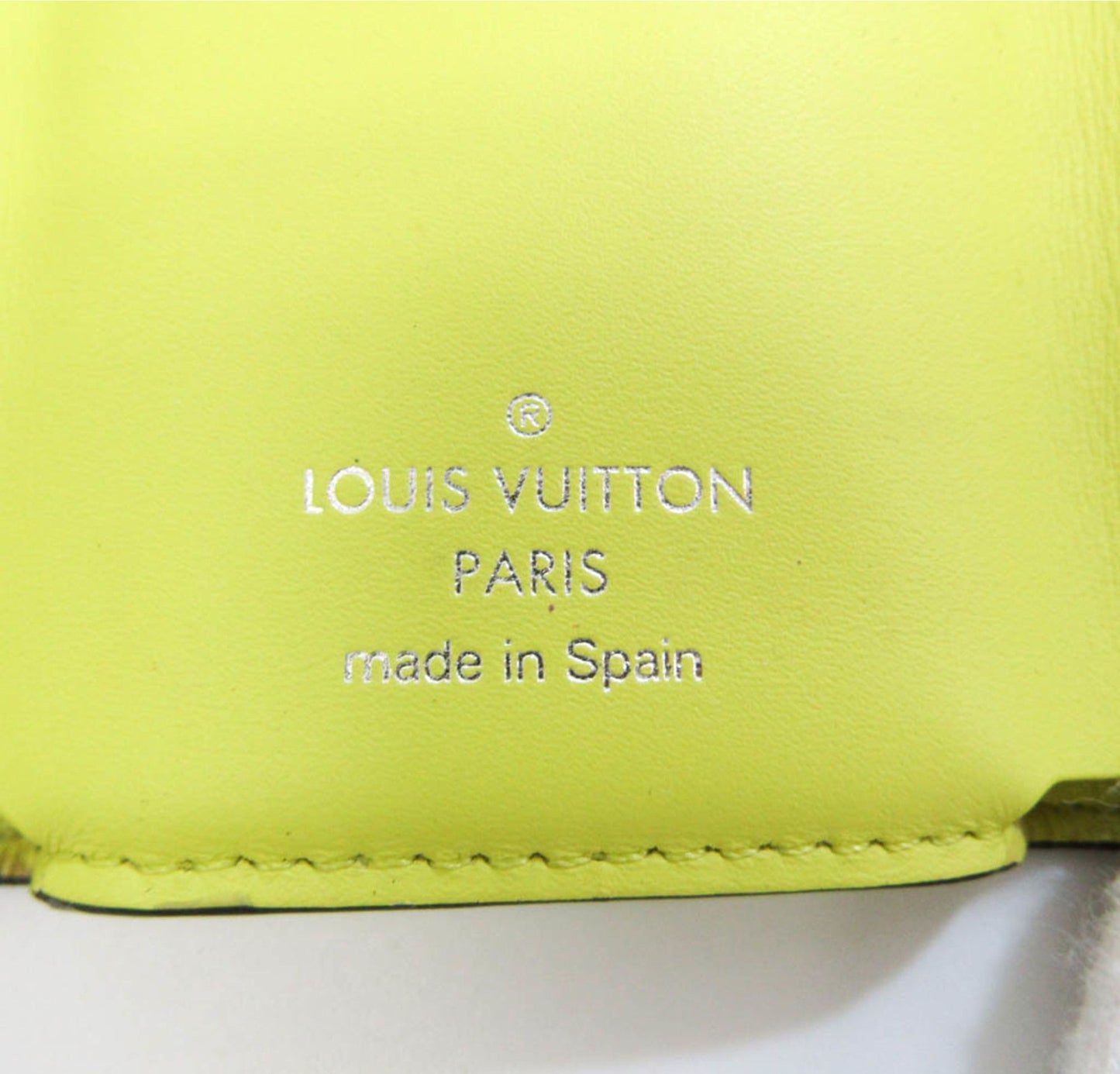 Louis Vuitton - Taigarama Discovery Compact Wallet